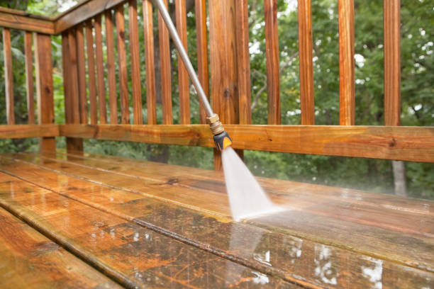 Best Pool Deck Cleaning  in Columbus, KS